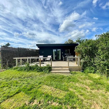 فندق The Hut - A Shepherd'S Hut On Our Family Farm In Warwickshire إيفيشام المظهر الخارجي الصورة