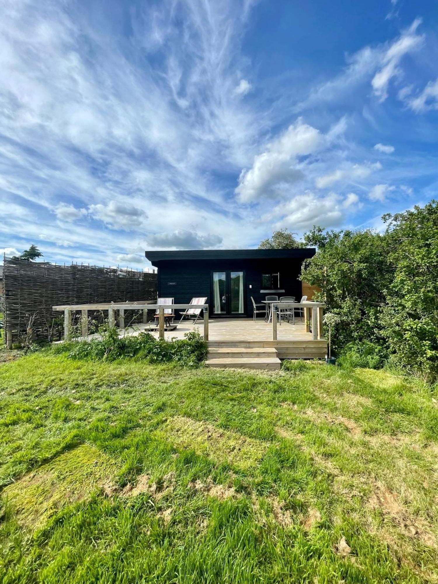 فندق The Hut - A Shepherd'S Hut On Our Family Farm In Warwickshire إيفيشام المظهر الخارجي الصورة