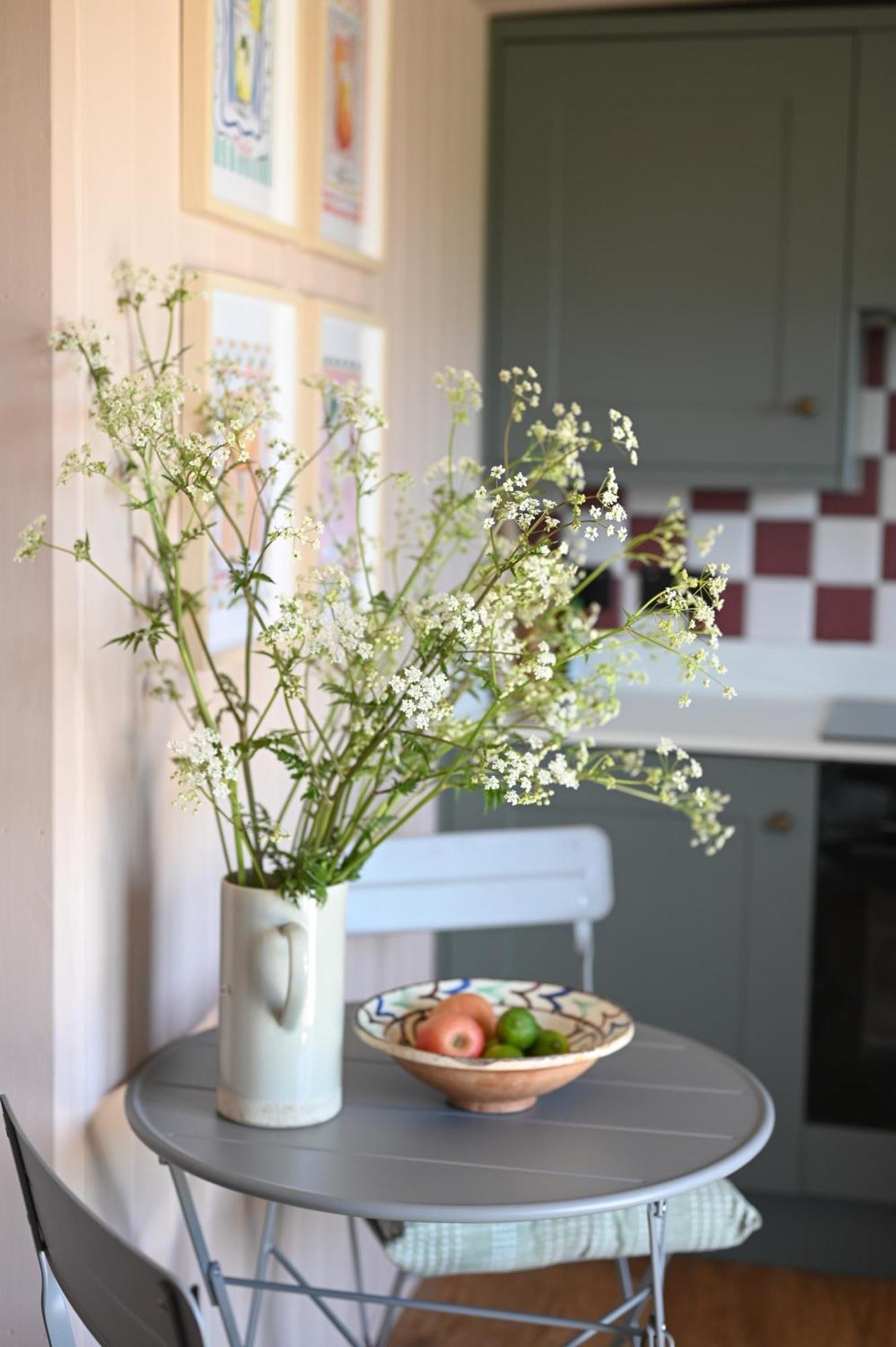 فندق The Hut - A Shepherd'S Hut On Our Family Farm In Warwickshire إيفيشام المظهر الخارجي الصورة